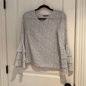 Long sleeve black and white blouse